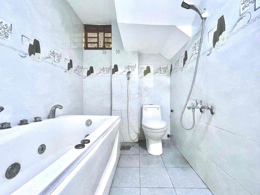 Mặt bằng kinh doanh tự do