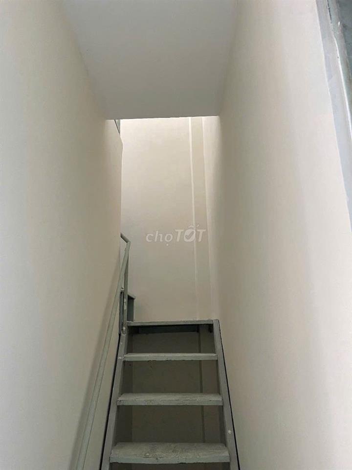 Nhà cho thuê nguyên căn Hương lộ 2 hẻm xe hơi, nhà trống