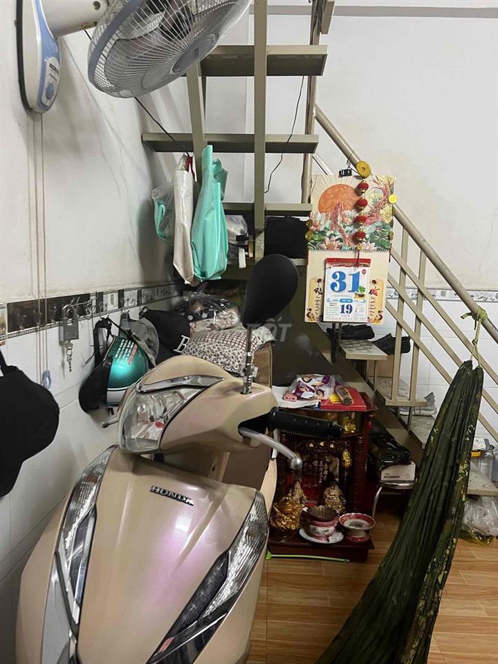 Phòng trống 40m2 kèm 1 lầu tại Quang Trung