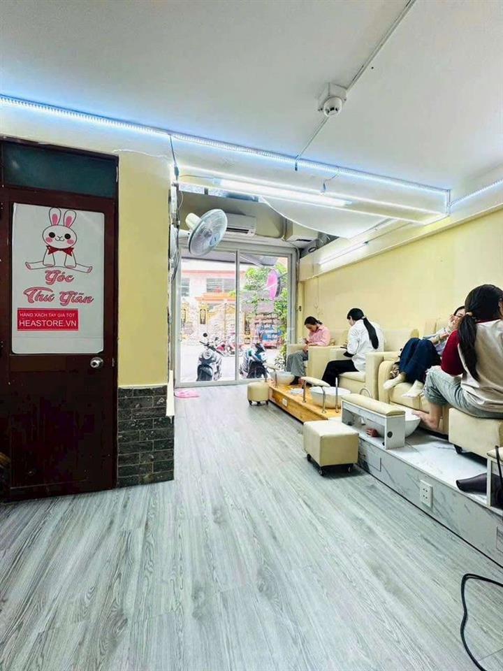 Sang tiệm nail đang kd ổn đường Trần Hưng Đạo