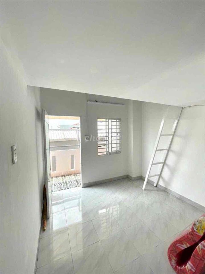 PASS PHÒNG Q.12 GẦN CẦU PHÚ LONG, CAO ĐẲNG ĐIỆN LỰC