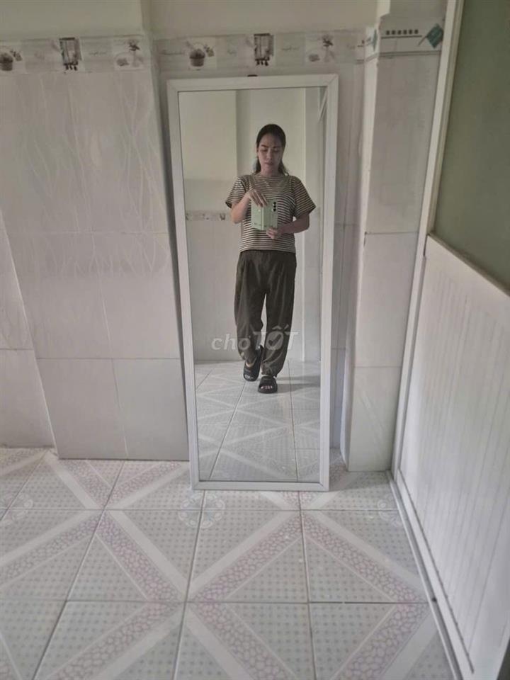 Nhà Q3 cho thuê dt 3x8 sạch sẽ,2 PN+ 2WC. Ưu tiên gia đình/nhóm bạn