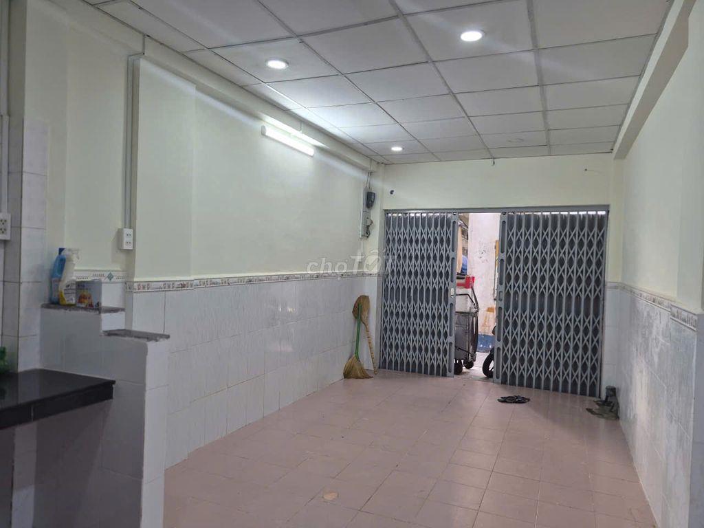 Nhà Q3 cho thuê dt 3x8 sạch sẽ,2 PN+ 2WC. Ưu tiên gia đình/nhóm bạn