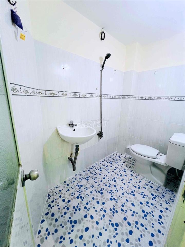 Phòng Trống Sạch Sẽ, An Ninh
