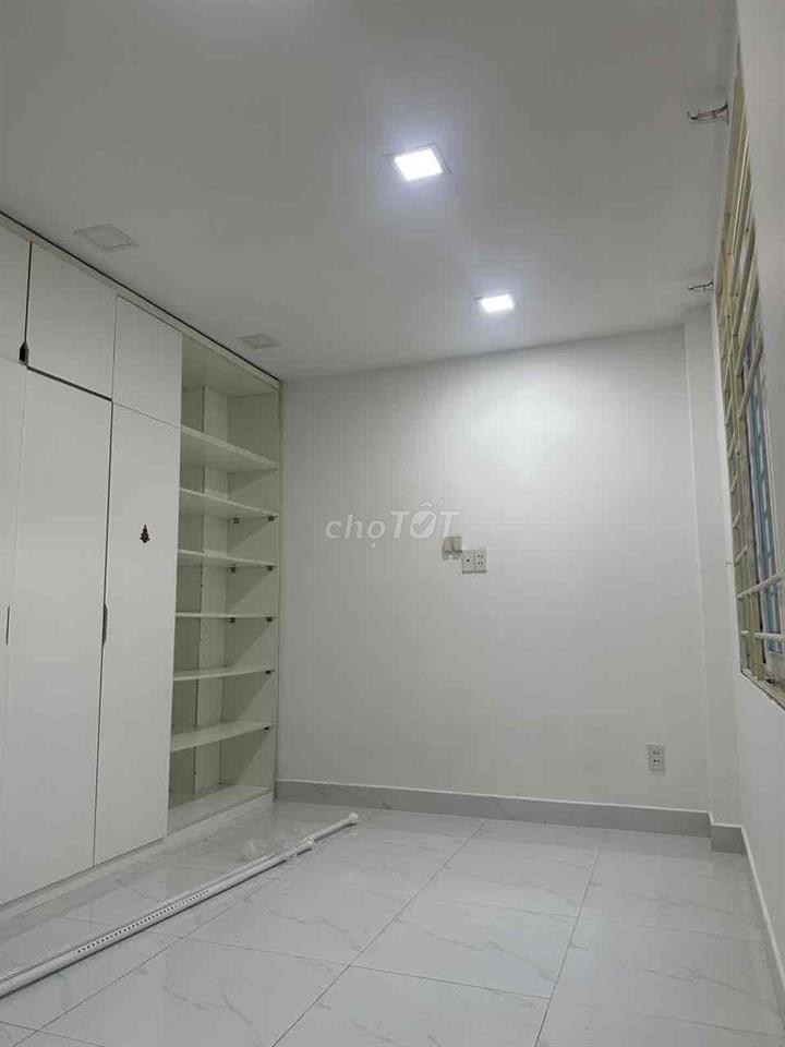 phòng trọ Âu Cơ, 1 trệt 1 lầu đúc, đủ nội thất, nhà mới đẹp, giờ tự do