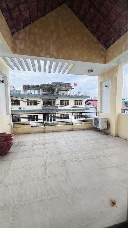 Cho thuê nhà căn đôi 9.5x18m vừa ở vừa làm kho/VP, giá 32tr/tháng