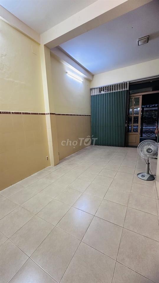 Cho thuê nhà căn đôi 9.5x18m vừa ở vừa làm kho/VP, giá 32tr/tháng