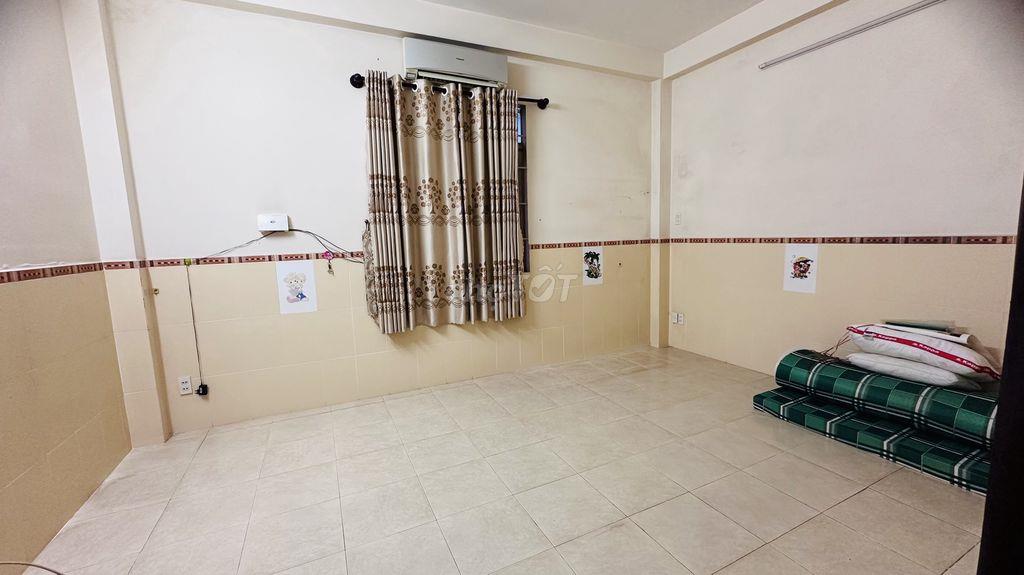Cho thuê nhà căn đôi 9.5x18m vừa ở vừa làm kho/VP, giá 32tr/tháng