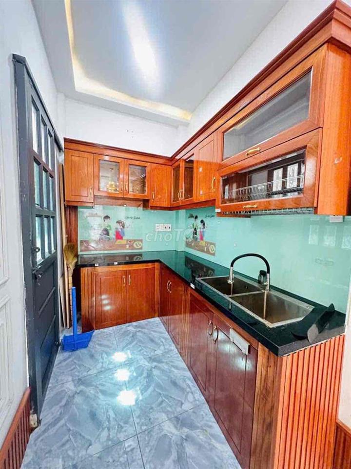 Nhà đẹp quận 8 Bình Đông ngang 9 mét 3 phòng ngủ sổ hồng riêng