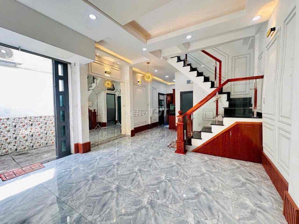 Nhà đẹp quận 8 Bình Đông ngang 9 mét 3 phòng ngủ sổ hồng riêng
