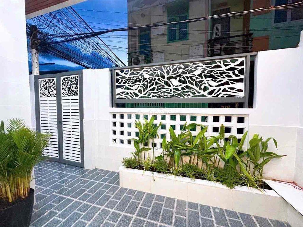 Nhà đẹp Long An Cần Giuộc 2 mặt tiền hẽm xe hơi