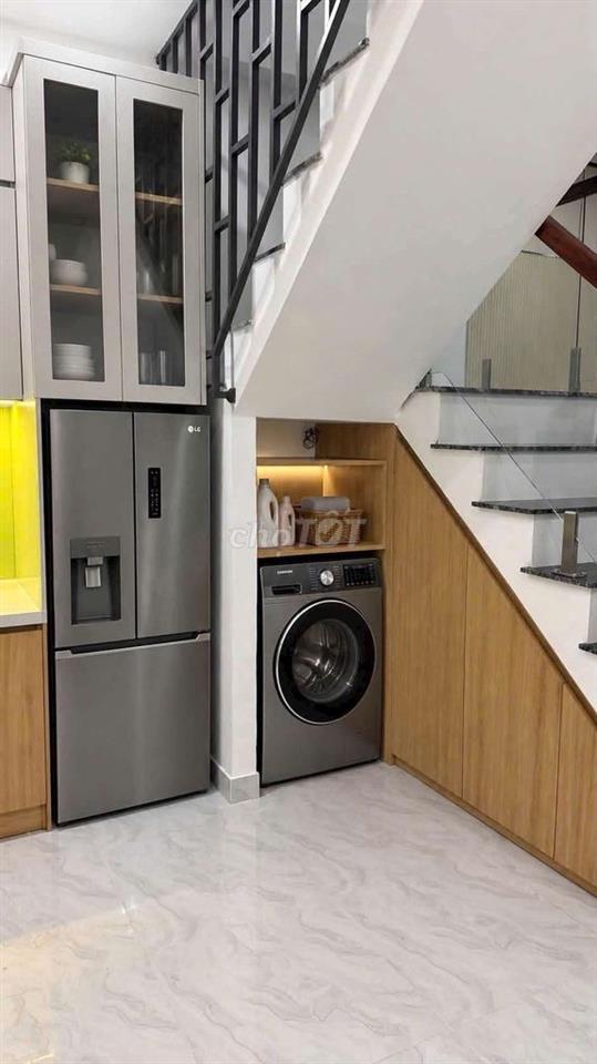 Nhà hẽm đẹp Âu Dương Lân giá rẽ sổ hồng 