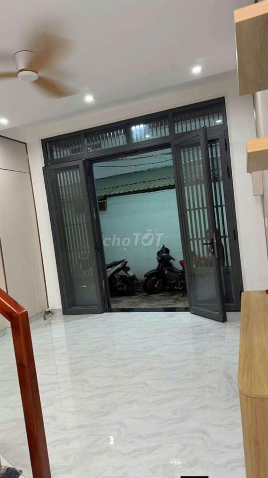 Nhà hẽm đẹp Âu Dương Lân giá rẽ sổ hồng 
