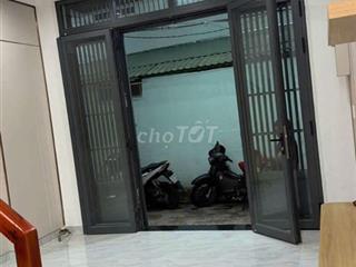 Nhà hẽm đẹp Âu Dương Lân giá rẽ sổ hồng 