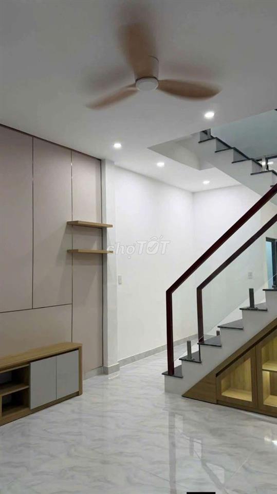 Nhà hẽm đẹp Âu Dương Lân giá rẽ sổ hồng 