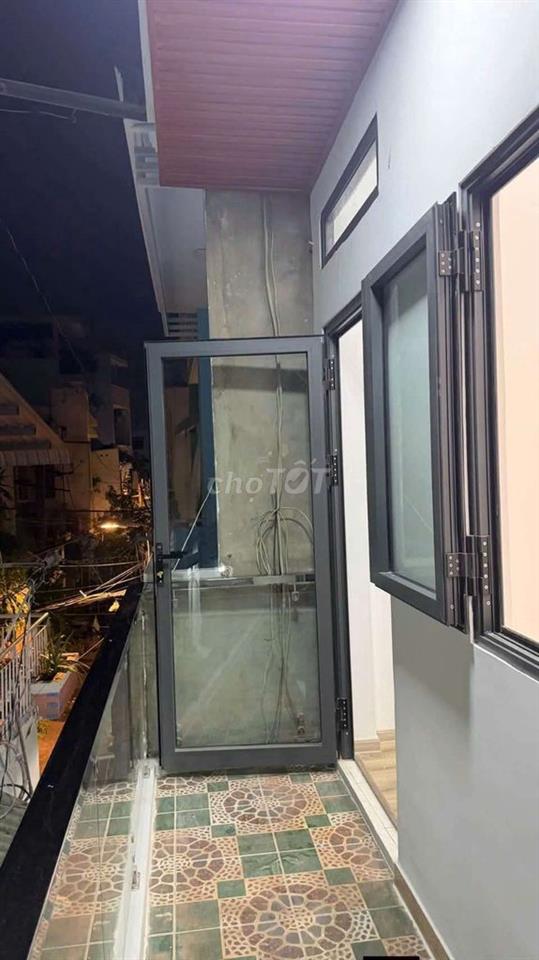 Nhà hẽm đẹp Âu Dương Lân giá rẽ sổ hồng 