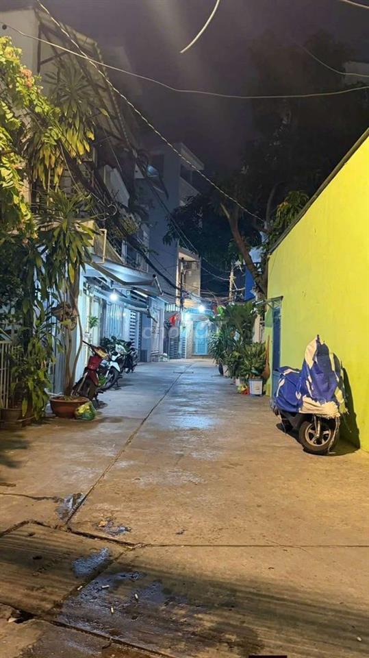 Nhà hẽm đẹp Âu Dương Lân giá rẽ sổ hồng 