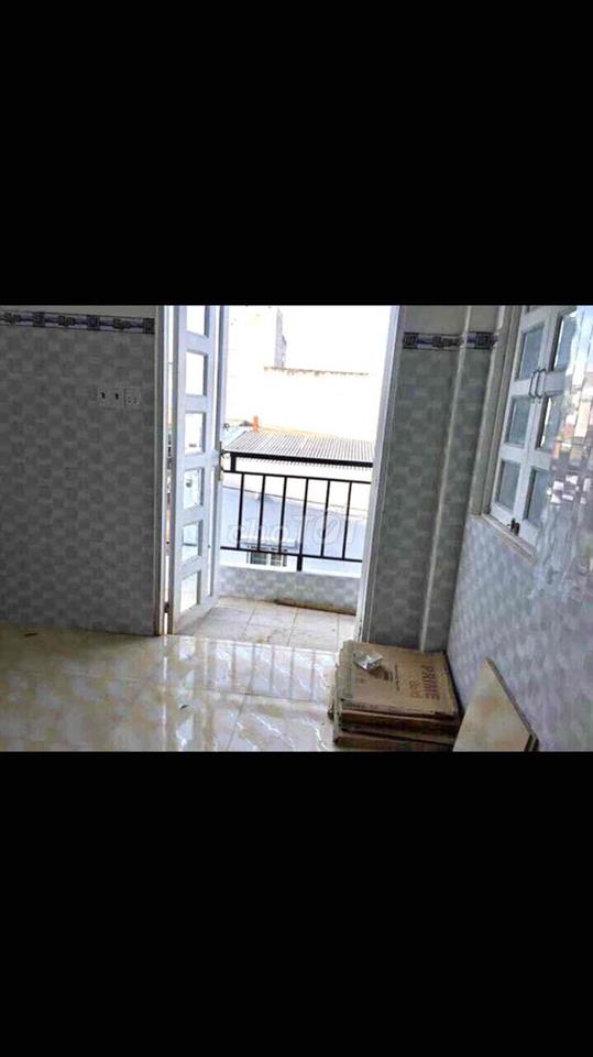 1 phòng lầu 2.dt15m2,có gac và ban công.hẻm yên tĩnh,an ninh.