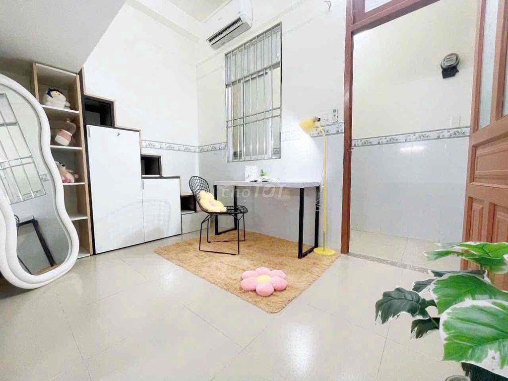 CĂN HỘ GẦN CAO ĐẲNG PNT, TÂN BÌNH, HƯỚNG RA PHÚ NHUẬN
