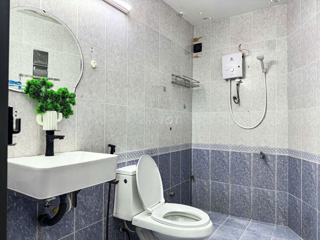 CHO THUÊ CH 2PN NGAY TT Q10 | PHÒNG TẮM RỘNG, GIẾNG TRỜI FULL NỘT THẤT