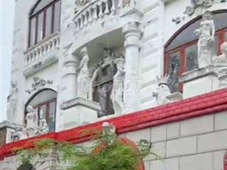 PHÒNG LỚN, MỚI, ĐẸP, NỘI THẤT CAO CẤP, CÓ BANCONG, VIEU ĐẸP, GIỜ TỰ DO