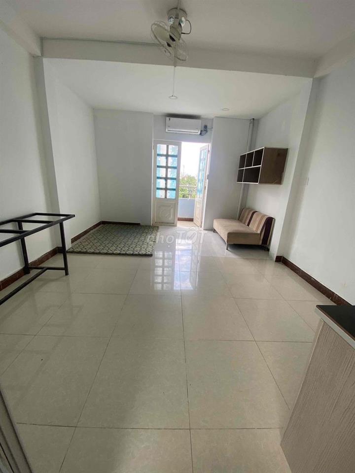 Phòng ở Đặng Thùy Trâm p13 quận bình Thạnh, cách trường đại học văn la