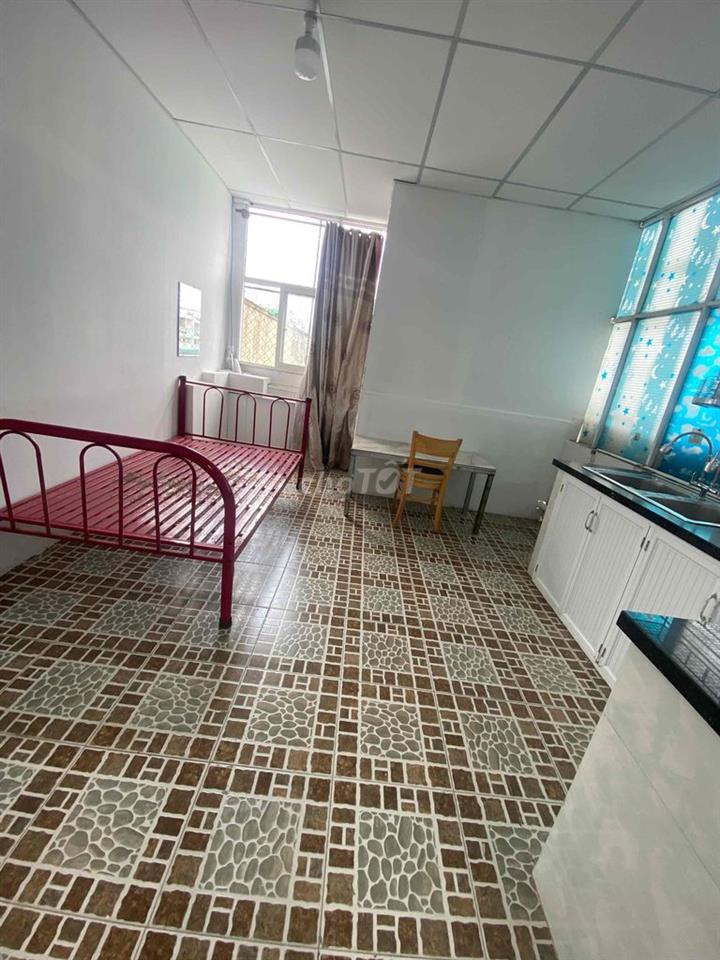 Phòng ở Đặng Thùy Trâm p13 quận bình Thạnh, cách trường đại học văn la