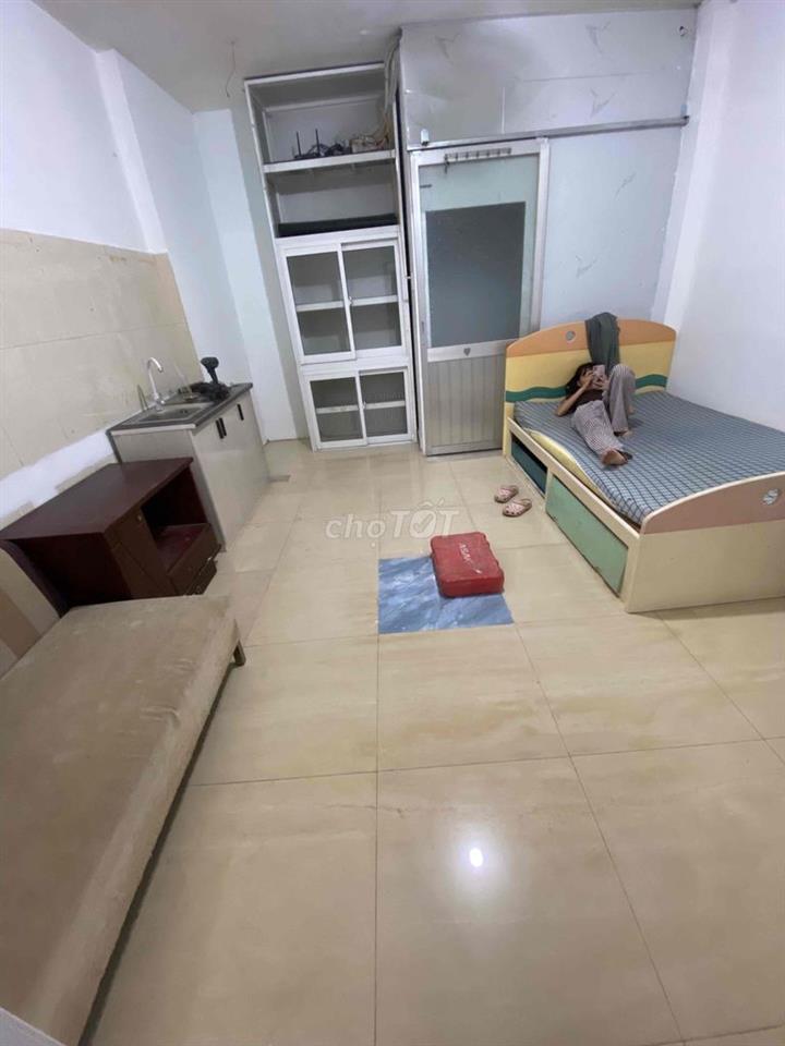 Phòng ở Đặng Thùy Trâm p13 quận bình Thạnh, cách trường đại học văn la