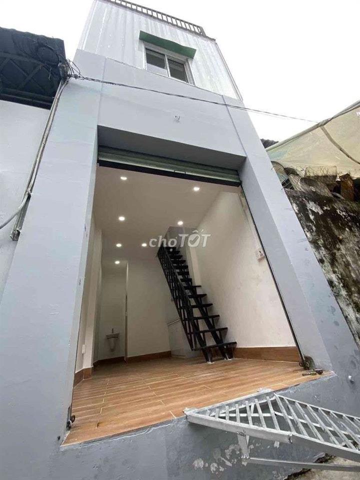 Nhà mới xây sạch sẽ Nguyễn Văn Quá dt 2.5x6m 1 lầu 1 sân thượng đúc 