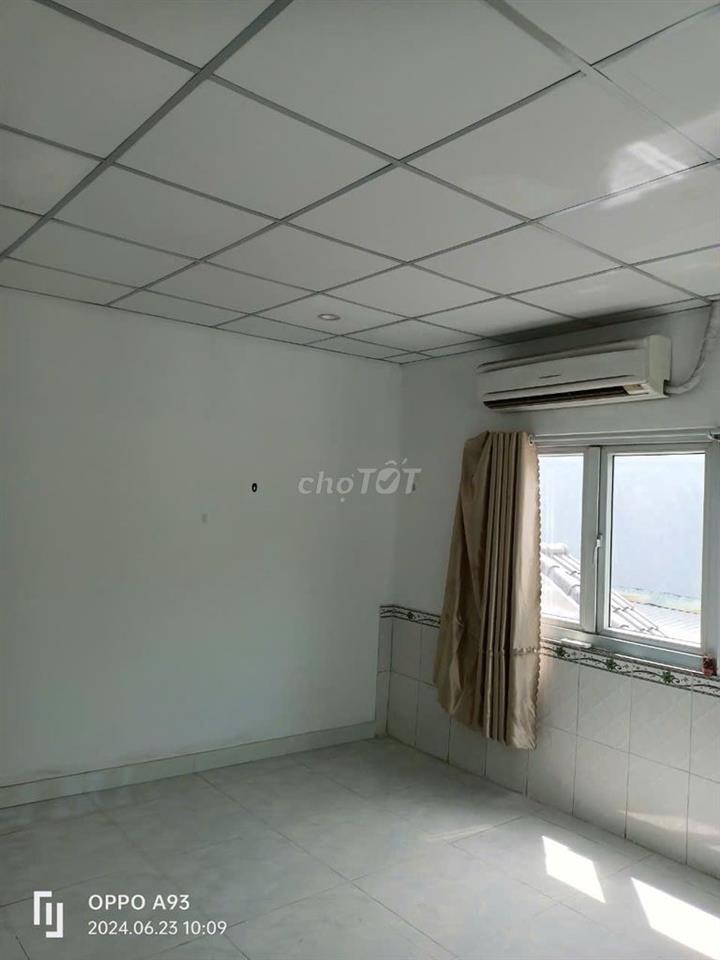 Cần cho thuê dài hạn nhà hai mặt tiền nguyên căn