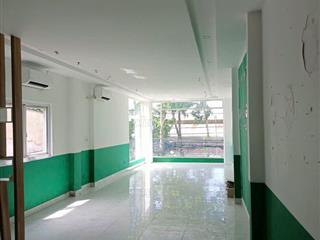 Cần cho thuê dài hạn nhà hai mặt tiền nguyên căn