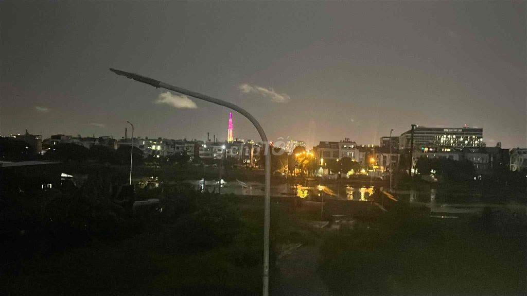 Hiện trống 1p đầy đủ tiện nghi view sông bờ kè đẹp mát tầng 1 có banco