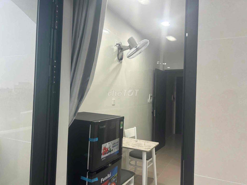 Hiện trống 1p đầy đủ tiện nghi view sông bờ kè đẹp mát tầng 1 có banco