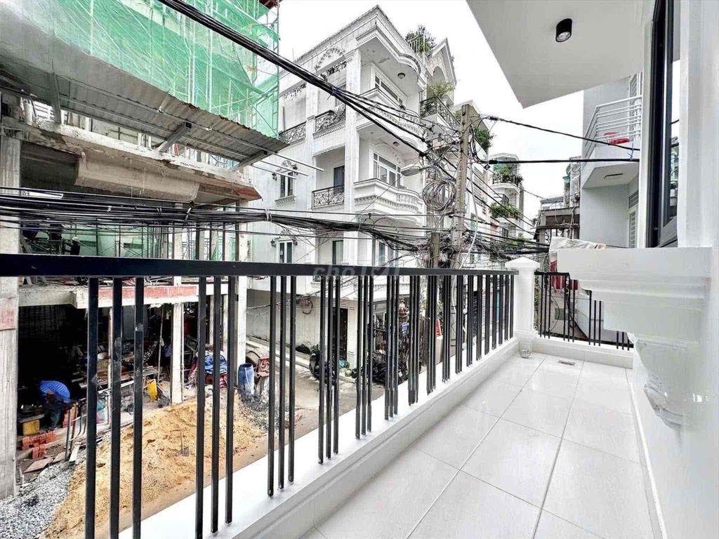 PHÒNG BAN CÔNG NGAY CV LÀNG HOA- CHÙA NGHỆ SĨ- ĐH CÔNG NGHIỆP