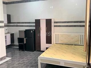 Phòng 20m2 đầy đủ nội thất, có cửa sổ, tháng máy