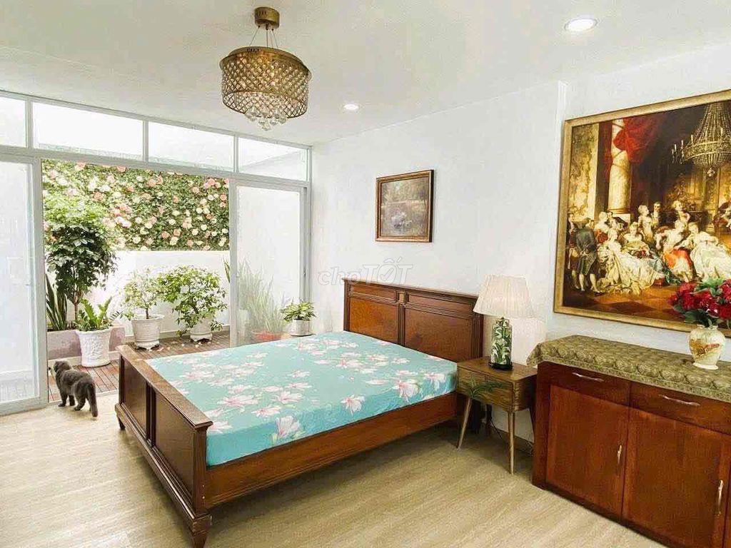 Bán căn Penthouse kế Phú Mỹ Hưng rất đẹp , mới  chỉ hơn 26tr/m2