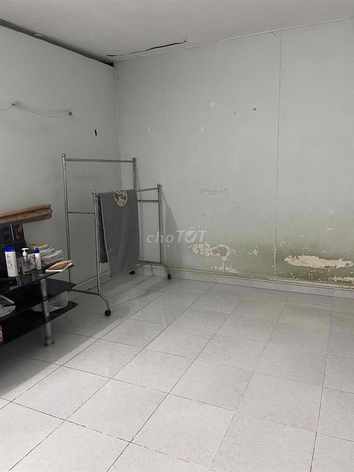 Ông Bà Còn Dư Một Phòng Lầu Một cho bạn nam sinh viên thuê