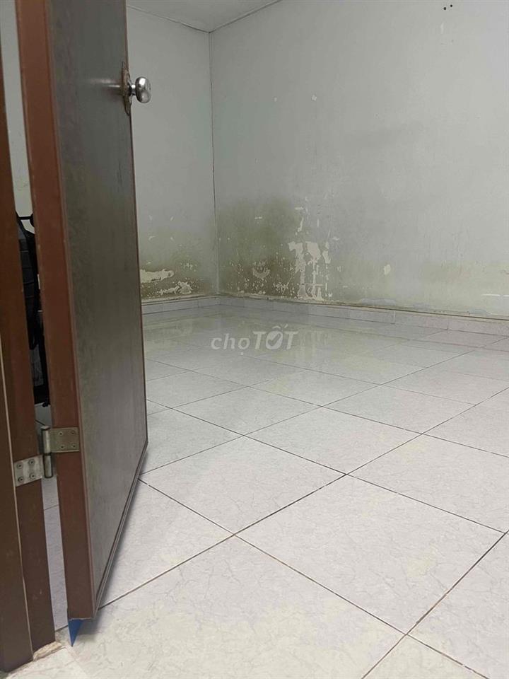 Ông Bà Còn Dư Một Phòng Lầu Một cho bạn nam sinh viên thuê
