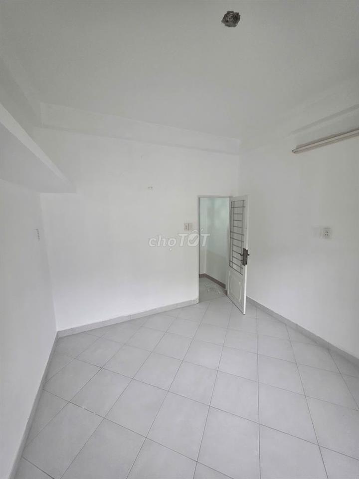 Cho thuê phòng trọ 16m2 Hùng Vương, P. Vườn Lài giá 3 triệu/tháng