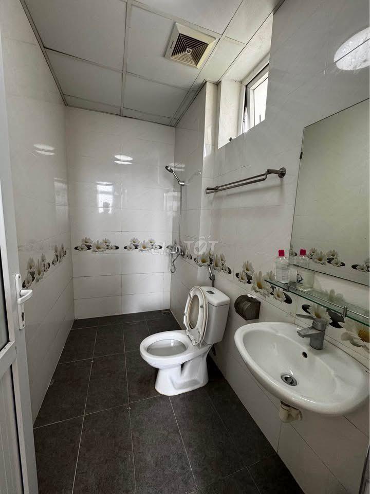 Cho thuê chung cư Hoa Sen, Lạc Long Quân - Căn 3PN,sẵn NT giá 14tr5/th