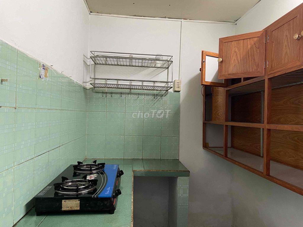 cho thuê nhà cấp 4 gần hồ bơi , trường võ trường toản khu dân cư