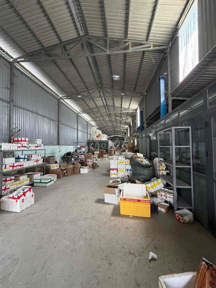 Cho thuê kho 700m2 5pn 32tr/tháng còn TL