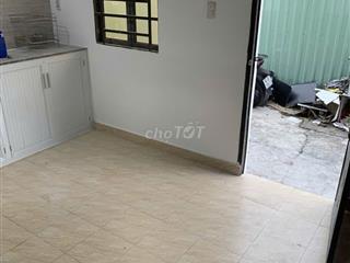 Cần cho thuê phòng trọ căn góc đường vườn lài