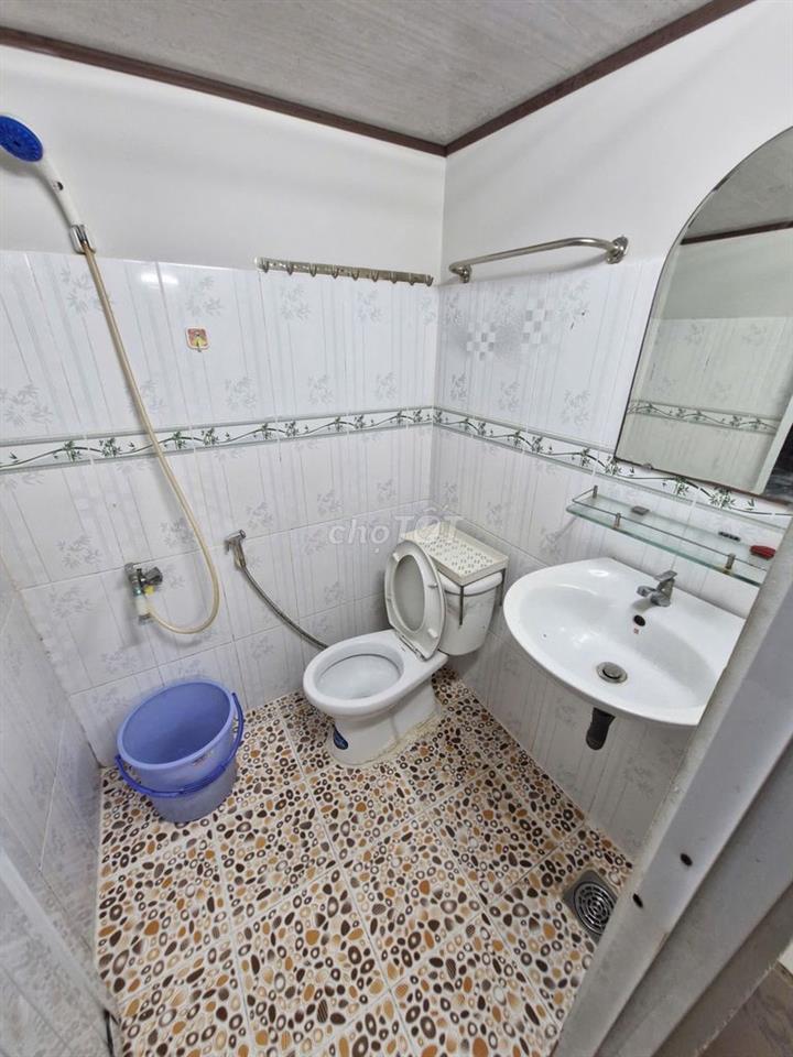 Phòng trọ gác đứng Q3, cạnh CViên Thỏ Trắng