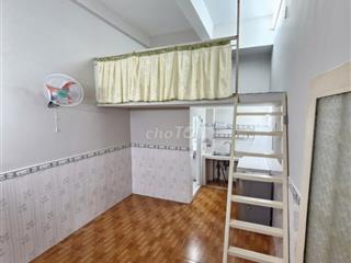 Phòng trọ gác đứng Q3, cạnh CViên Thỏ Trắng