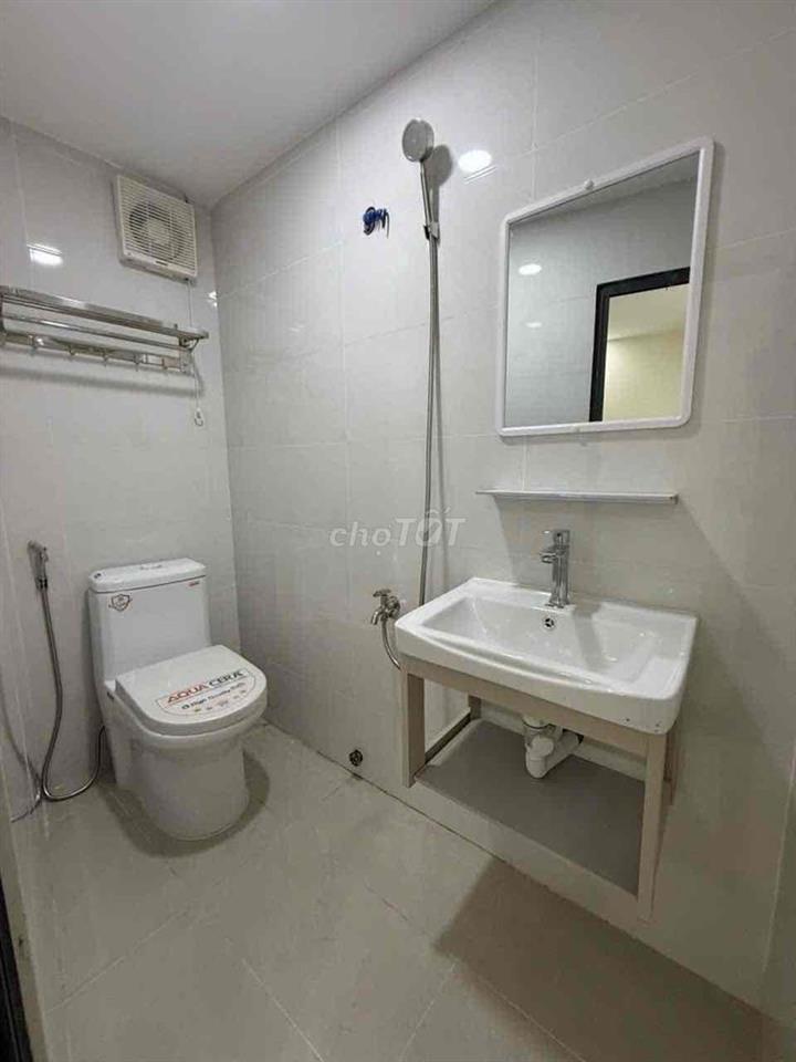 Bán Nhà vị trí đẹp đường Trần Hưng Đạo Quận 1 xách vali vào là ở
