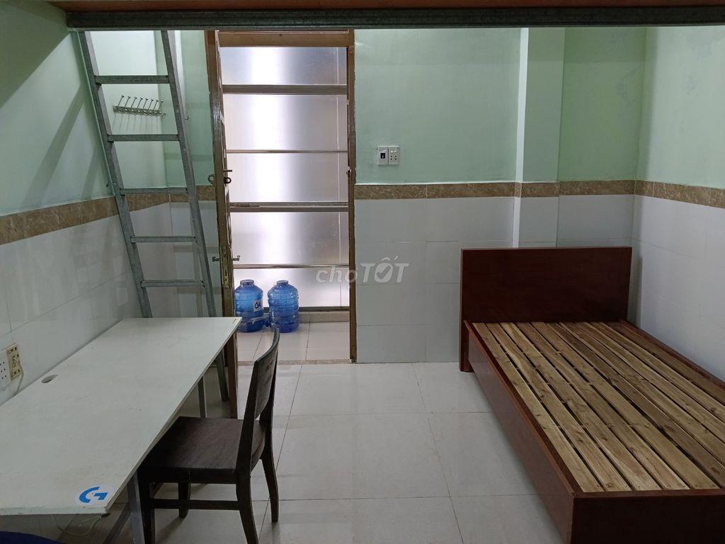 Cho Thuê 01 Phòng trọ, nhà 148 Lưu Hữu Phước, P.15 Q8