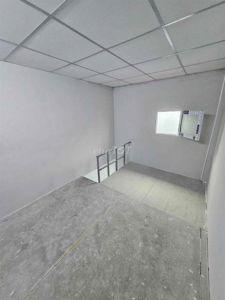 PHÒNG GẦN NGAY KCN LÊ MINH XUÂN CHỈ 1TR700 / THÁNG
