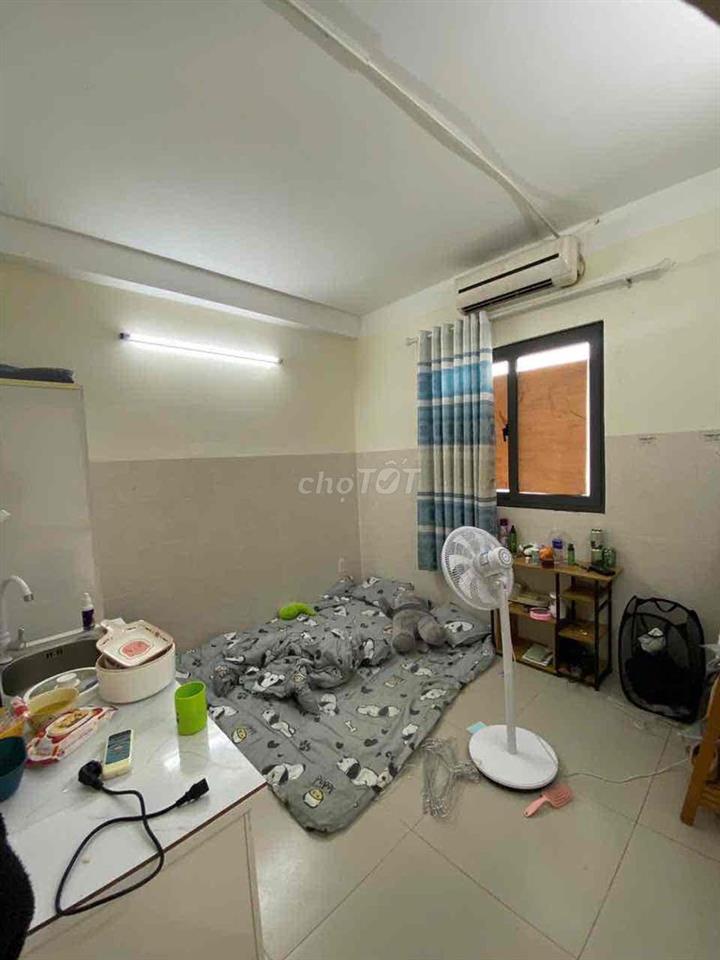 PHONGD CỬA SỔ TRỜI GẦN TÂN SƠN NHÌ AEON ĐH HUIT ĐH VHU SẴN NÔJ THẤT