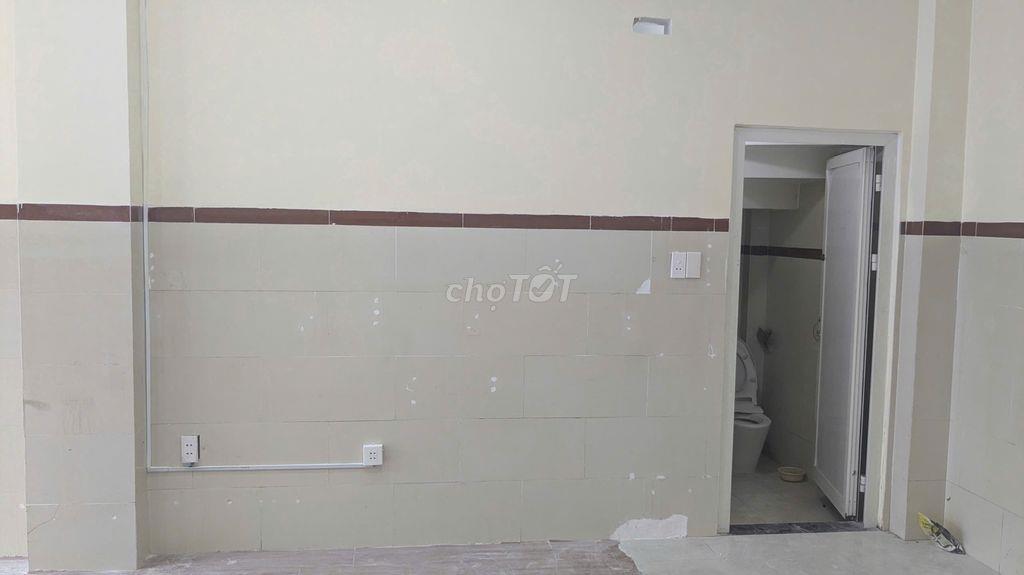 Mặt bằng cho thuê đối diện Sacombank Vườn Lài.